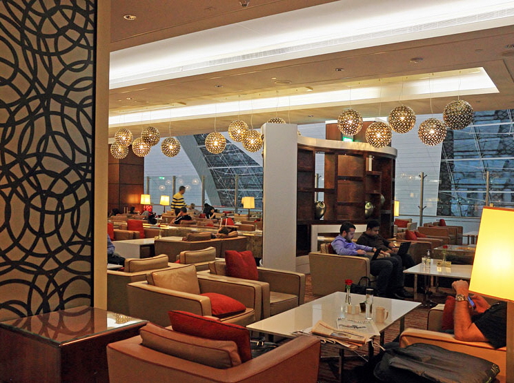 Dubai Airport, Emirates Business Class Lounge, Dubai to London (coming from Hong Kong), 555 deep