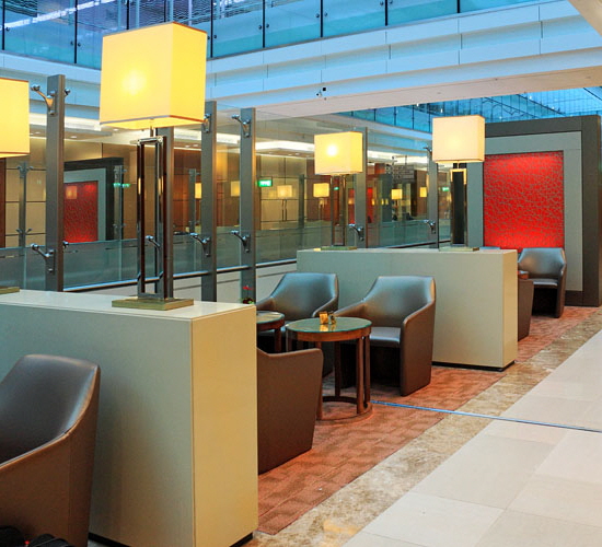 Dubai Airport, Emirates Business Class Lounge, Dubai to London (coming from Taipei), 500 deep