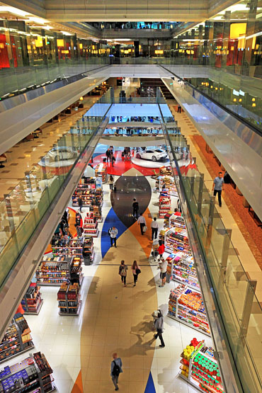 Emirates, Business Class Lounge, Duty Free shops view, Dubai to London (coming from Hong Kong)  4000  370