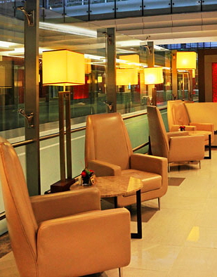 Emirates Business Class Lounge, Dubai to London (coming from Hong Kong) cropped 320