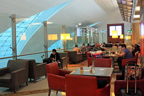 Emirates Business Class Lounge, Dubai to London (coming from Taipei). 700