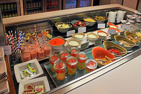 Heathrow Terminal 4, Gulf Air, Falcon Gold Lounge, London to Bahrain, A 555