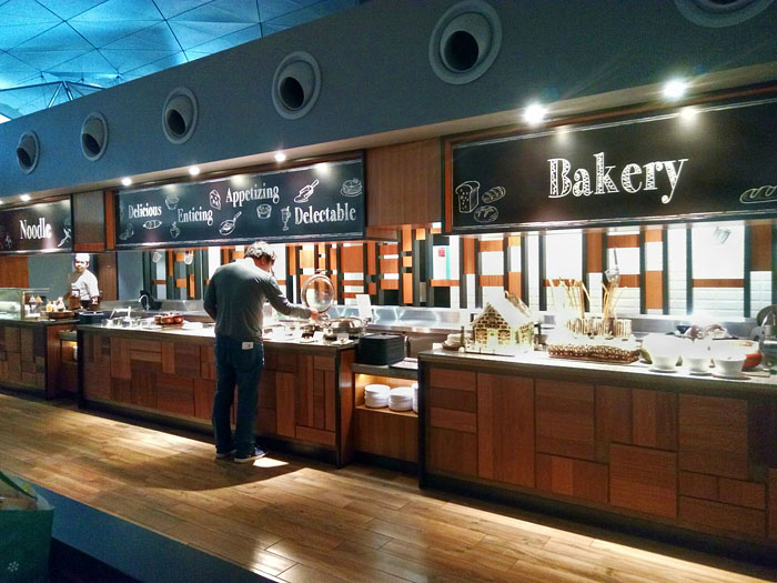 Phnom Penh Airport, Plaza Premium Lounge, Phnom Penh to Beijing, 700