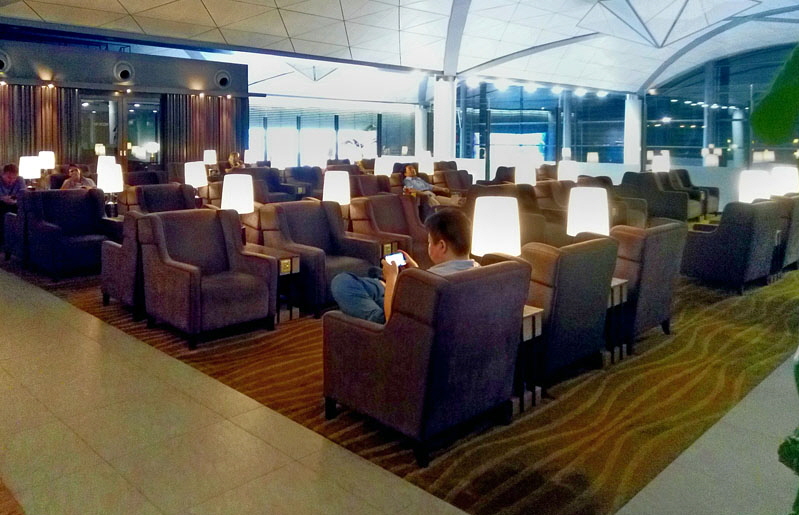 Phnom Penh Airport, Plaza Premium Lounge, Phnom Penh to Beijing, 800
