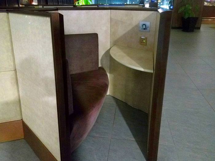 Phnom Penh Airport, Plaza Premium Lounge, cubicles, Phnom Penh to Beijing, 700