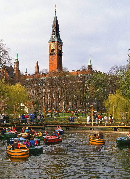 DENMARK, Copenhagen, Tivoli Gardens, pleasure boats, lak, DEN151JPL A 550
