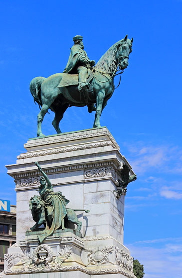 ITALY, Lombardy, MILAN, Largo Cairoli, equestrian monument to Garibaldi, ITL2074JPLA 371