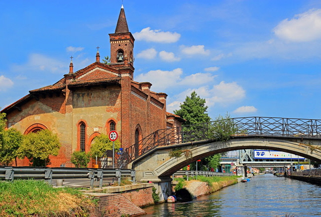 ITALY, Lombardy, MILAN, Naviglio Grande canal, and Cristoforo Sul Naviglio Church, ITL2049JPLA 650
