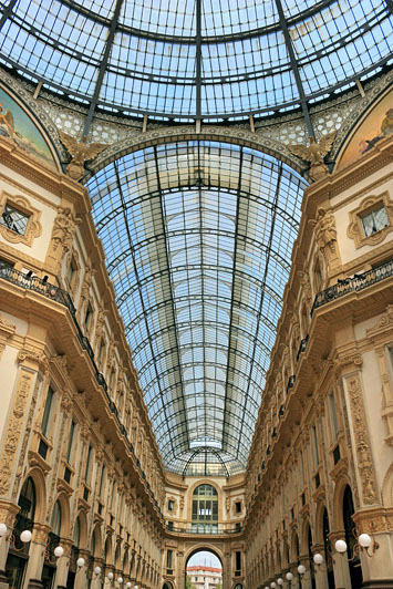 ITALY, Lombardy, MILAN, Piazza Del Duomo, Galleria Vittorio Emanuele II, interior, TL2035JPLA 532 deep