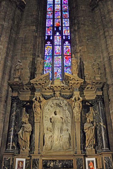 ITALY, Lombardy, MILAN, The Duomo (Cathedral), interior, ITL1973JPLA 371