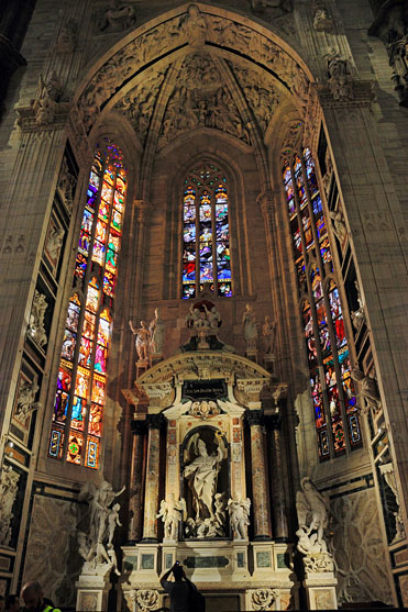 ITALY, Lombardy, MILAN, The Duomo (Cathedral), interior, ITL1977JPLA 371