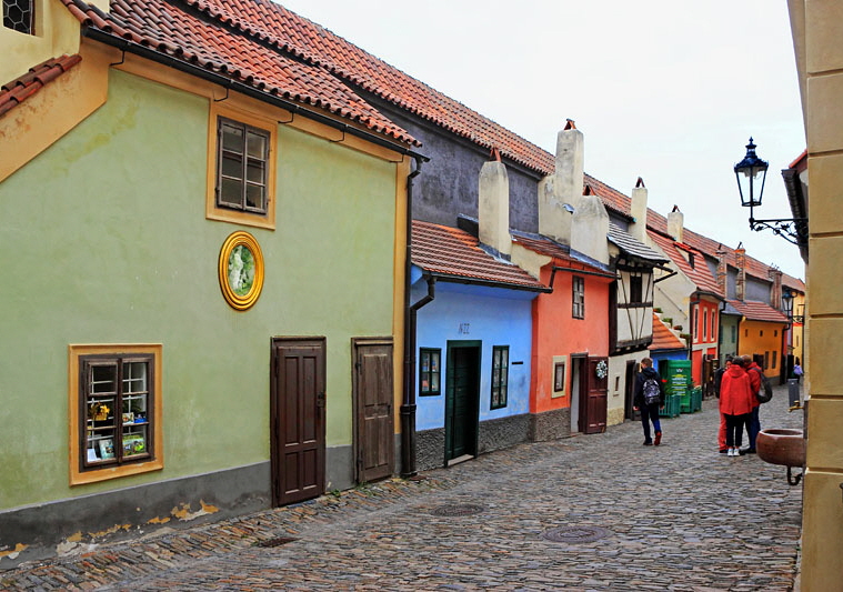 Czech Rep, PRAGUE, Prague Castle complex, Golden Lane, CZ1326JPL A 800