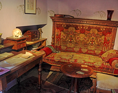 Czech Rep, PRAGUE, Prague Castle complex, Golden Lane, small house of psychic Matylda Prusova, CZ1344JPL 4000 A 300 deep