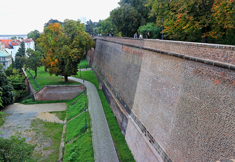 Czech Rep, PRAGUE, Vysehrad, fortress walls, CZ1676JPL 800