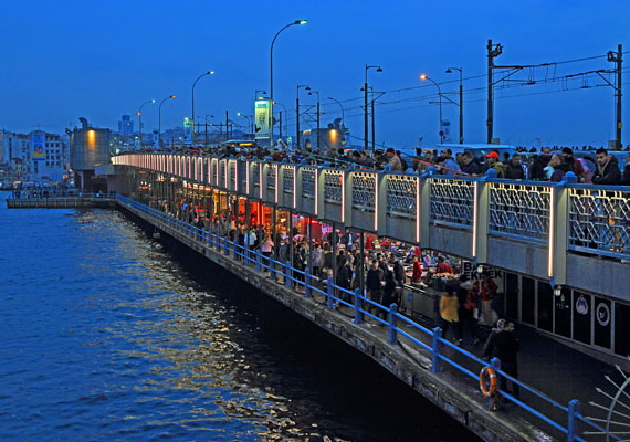 TURKEY, Istanbul, Galata Bridge, night view, TUR1329PL 4000 A 600