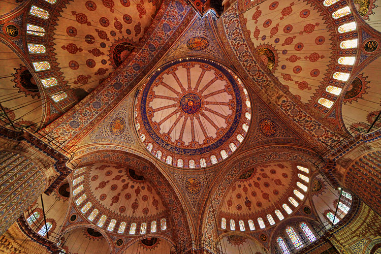TURKEY, Istanbul, Sultan Ahmet Mosque (Blue Mosque), interior, domes, tilework, TUR1187JPL A 750