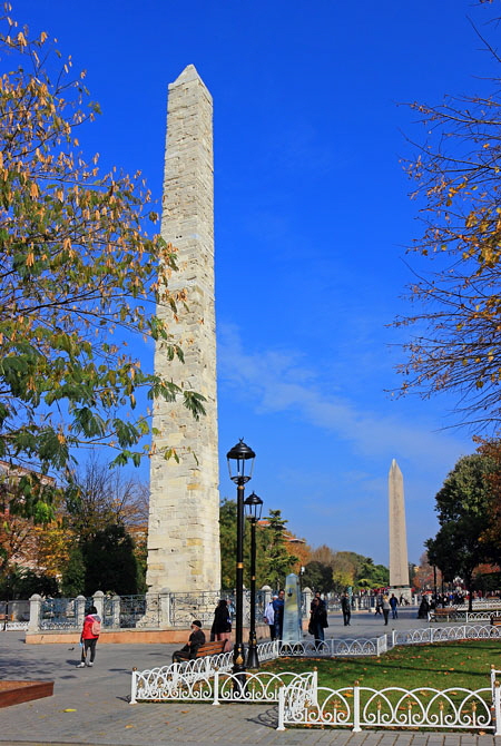 TURKEY, Istanbul, Sultanahmet Square, Walled Obelisk and Obelisk of Theodosius, TUR1217JPL 450