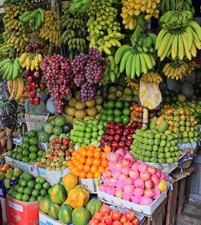Kandy Central Market, fruit stalls 415