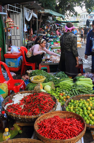 CAMBODIA, Phnom Penh, Phsar Kandal (Market), CAM1708JPL A 372