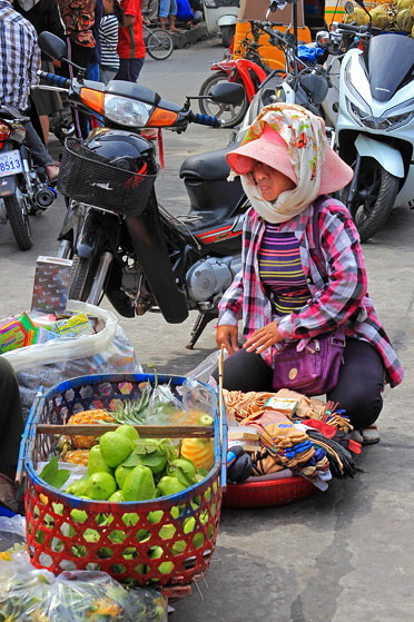 CAMBODIA, Phnom Penh, Phsar Kandal (Market), CAM1917JPL A 372