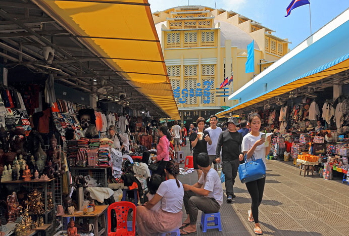 CAMBODIA, Phnom Penh, Phsar Thmey (Central Market), CAM2101JPL A 700