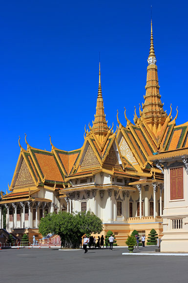 CAMBODIA, Phnom Penh, Royal Palace, The Throne Hall, CAM142JPL 578 deep