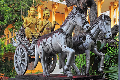 CAMBODIA, Phnom Penh, Wat Ounalom, temple site, horse & carriage sculpture, CAM1909JPL A 270 deep