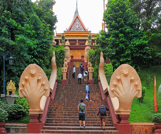 CAMBODIA, Phnom Penh, Wat Phnom, stairway leading to main Temple Hall, CAM1943JPL A 428 deep