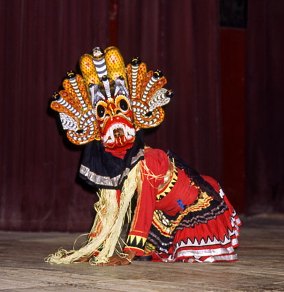 SRI LANKA, Kandy, cultural show dancer, Raksha Natuma (devil dance), SLK2057JPL 430