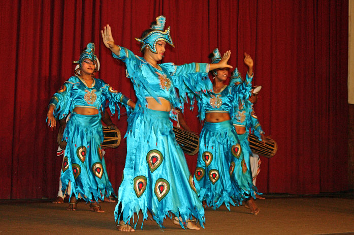 SRI LANKA, Kandy, dance ensemble, Mayura Natuma (Peacock Dance), SLK2919JPL 4000 A 697