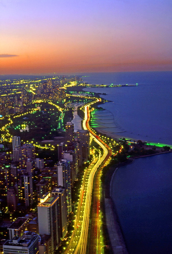 USA, Illinois, CHICAGO, North Chicago Beach, at dusk, view from Hancock Tower, CHI104JPL  A 560