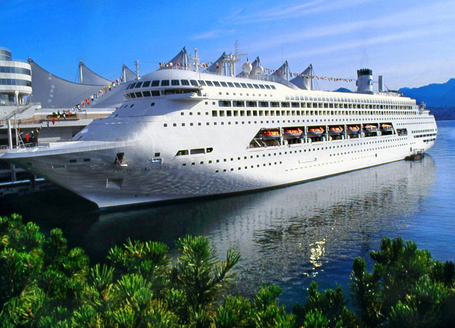 CANADA, British Columbia, VANCOUVER, Canada Place, cruise ship docked, CAN664JPL A 700