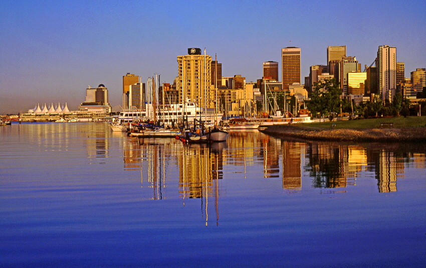 CANADA, British Columbia, VANCOUVER, Skyline and Canada Place (left), CAN580JPL A 850