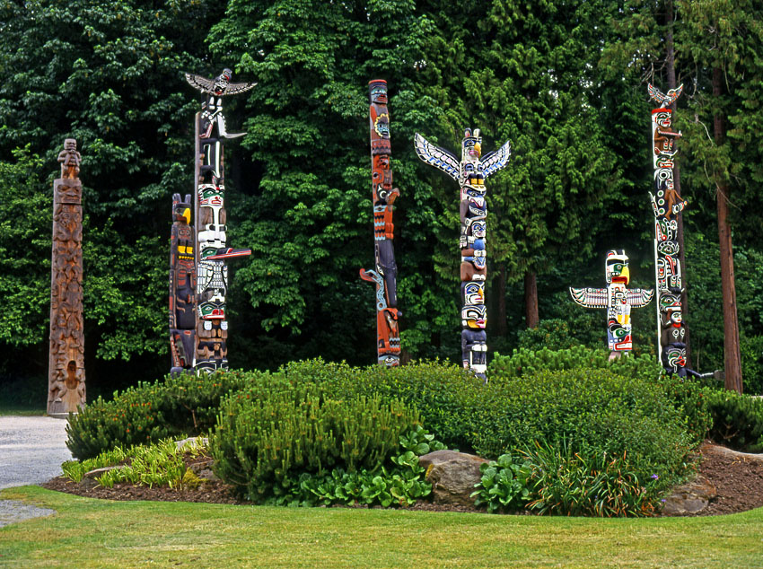 CANADA, British Columbia, VANCOUVER, Stanley Park, Totem Poles, VAN694JPL A 850