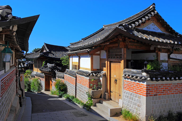 South Korea, SEOUL, Bukchon Hanok Village, traditional houses, architecture, SK951JPL A 770