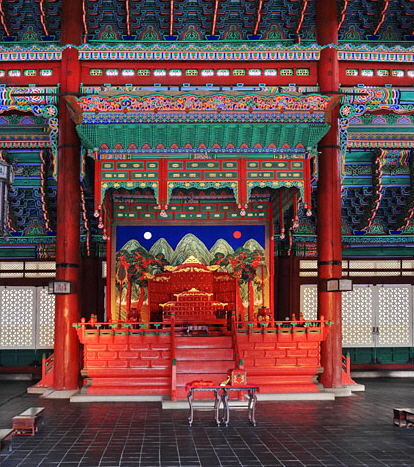 South Korea, SEOUL, Gyeongbokgung Palace, Geunjeongjeon Hall, King's throne, SK325JPL A 450