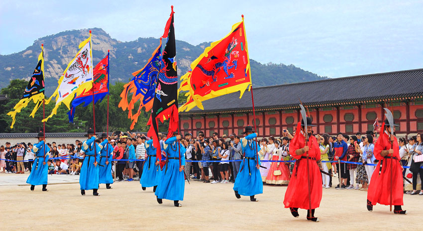 South Korea, SEOUL, Gyeongbokgung Palace, Sumunjang (Royal Guard) Changing Ceremony, SK385JPL A 850