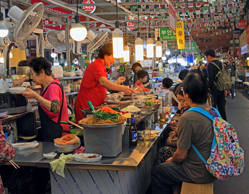 South Korea, SEOUL, Jongno-gu area, Gwangjang Market, SK1051JPL A 600