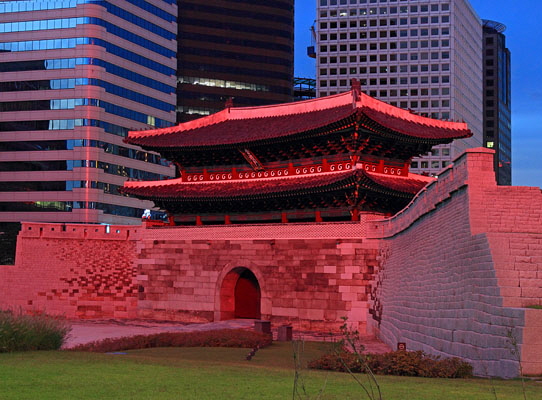 South Korea, SEOUL, Sungnyemun Gate, night view, illuminated, SK999JPL A 600