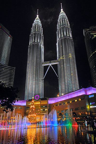 Malaysia, KUALA LUMPUR, Lake Symphony, Light & Sound Fountain show, Petronas Towers, MSA1041JPL 397