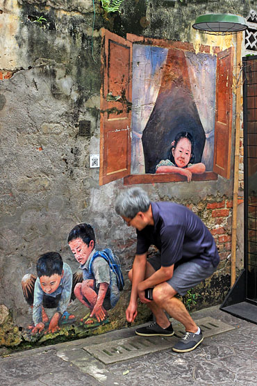 Malaysia, KUALA LUMPUR, Street Art, Petaling St, Kwai Chai Hong alleyway, 'Kids Playing Marbles' mural, MSA1218JPL 370