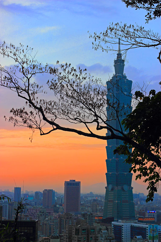 Taiwan, TAIPEI, Elephant Mountain, Taipei 101 building at sunset, TAW442JPL A 800 deep