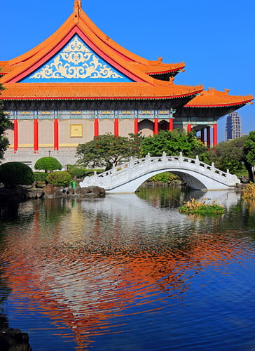 Taiwan, TAIPEI, Liberty Square, Chiang Kai-shek Memorial Park, National Concert Hall, TAW806JPL A 364