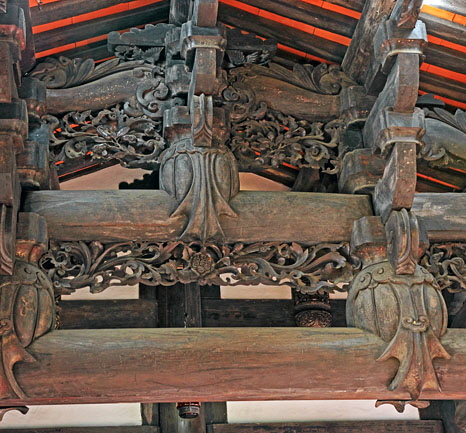 Taiwan, TAIPEI, Lin An Tai House & Museum, hallway decorative carvings, TAW900JPL A 433 deep