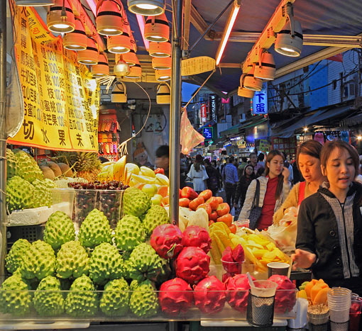 Taiwan, TAIPEI, Shilin Night Market, food stalls, TAW1225JPL A 467 deep