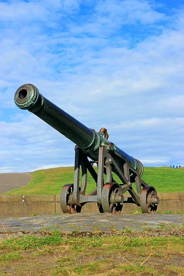 SCOTLAND, Edinburgh, Calton Hill, Portuguese Cannon, SCO869JPL 370