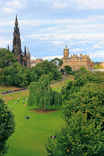 SCOTLAND, Edinburgh, Princes Street Gardens, SCO885JPL 533 deep