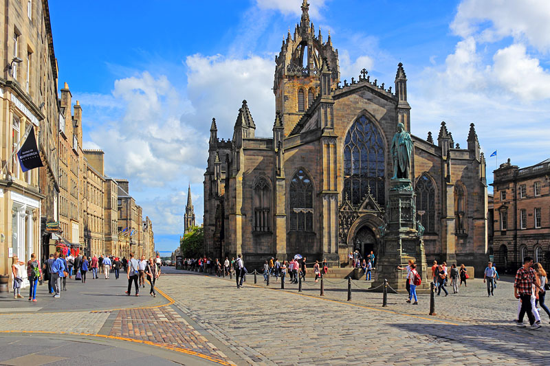 SCOTLAND, Edinburgh, St Giles Cathedral, and High Street, SCO956JPL 800