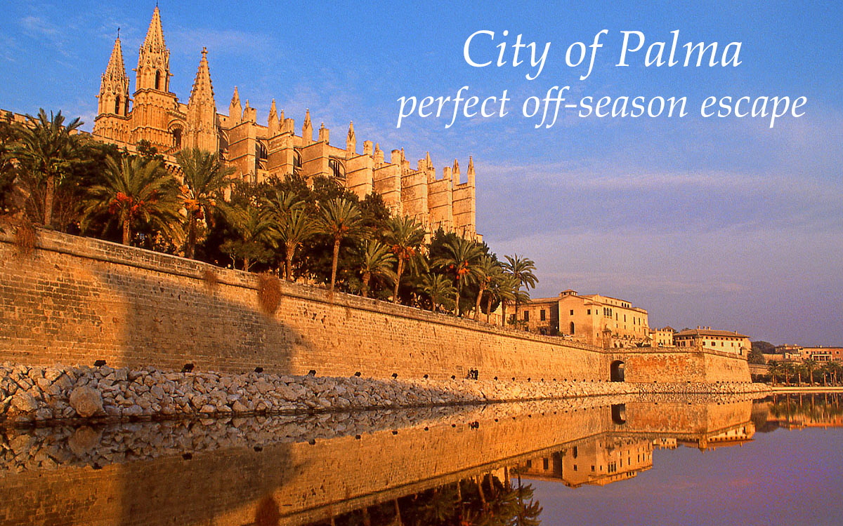 MALLORCA, Palma, La Seu Cathedral and and fortress wall, SPN701JPL A  1200 Heading