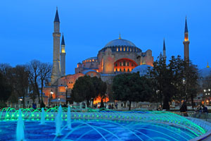 TURKEY, Istanbul, Hagia Sophia (Ayasofya mosque) basilica, fountain, night view, TUR847JPL A 300